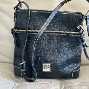 DOONEY& BOURKE PEBBLE GRAIN CROSS BODY